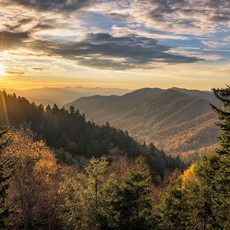 Dew South, 2 Bedrooms, Sleeps 8, Views, Arcade, Hot Tub, Pet Friendly Gatlinburg Exterior foto