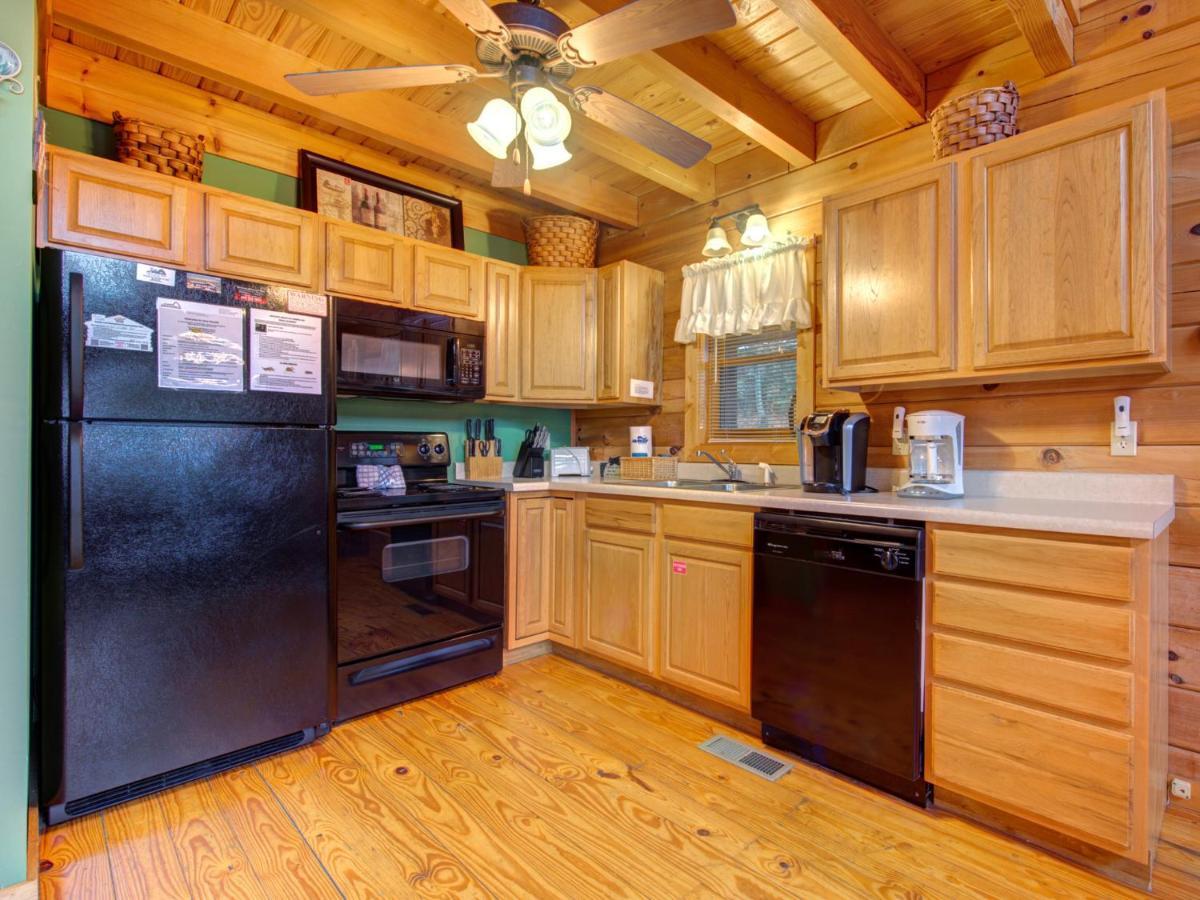 Dew South, 2 Bedrooms, Sleeps 8, Views, Arcade, Hot Tub, Pet Friendly Gatlinburg Exterior foto