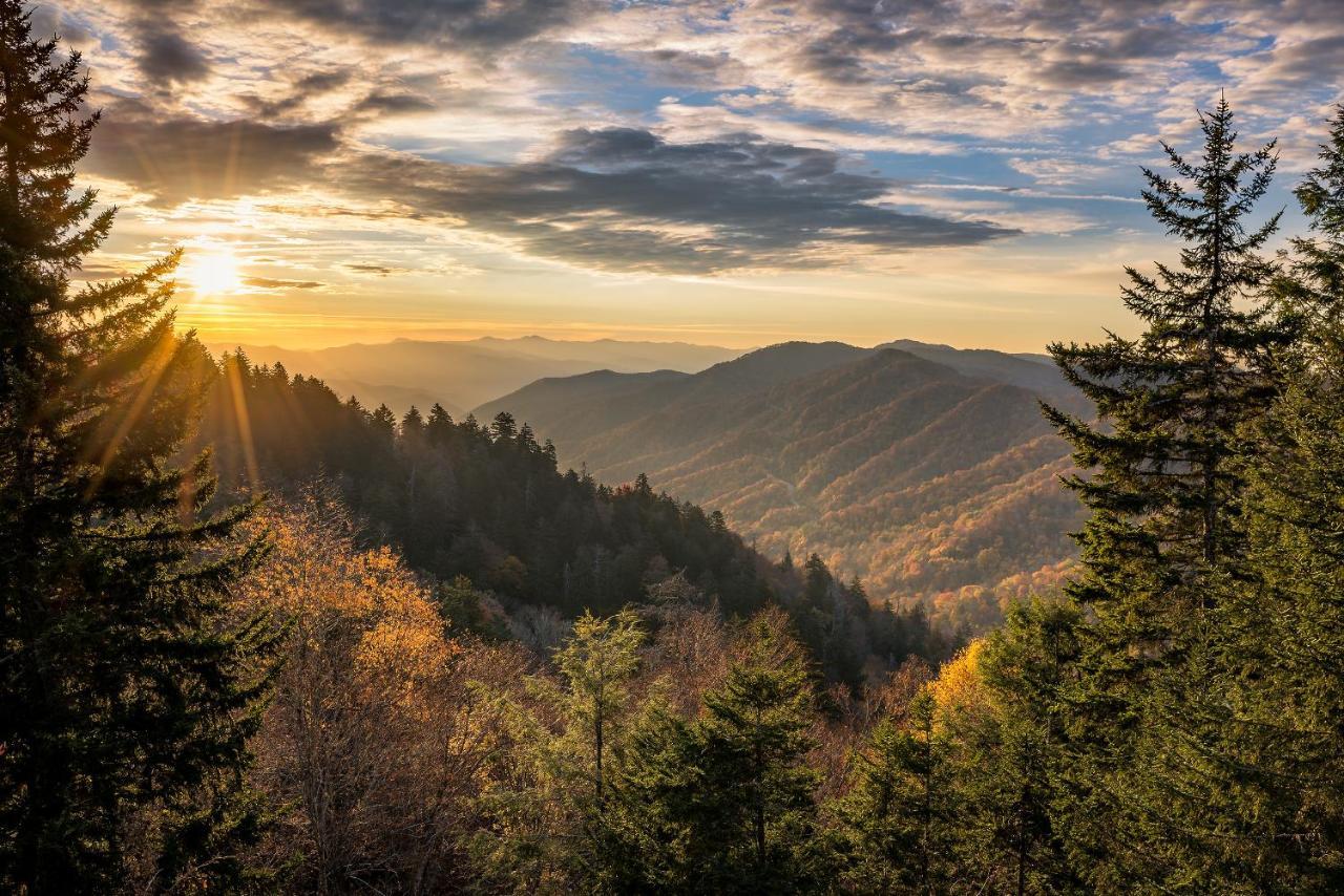 Dew South, 2 Bedrooms, Sleeps 8, Views, Arcade, Hot Tub, Pet Friendly Gatlinburg Exterior foto